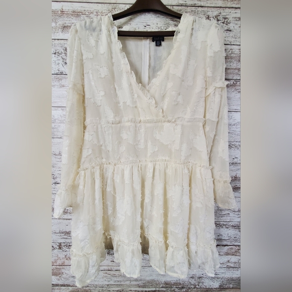 Boohoo Dresses & Skirts - Boohoo Boho Petite Burnout Frill Mini Dress NWT